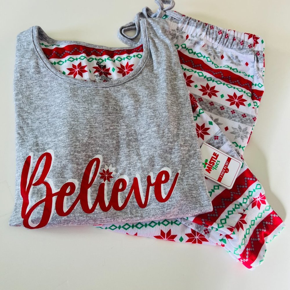 MISTLE TOES Women's Holiday "Believe" Pajamas Size Large NWT